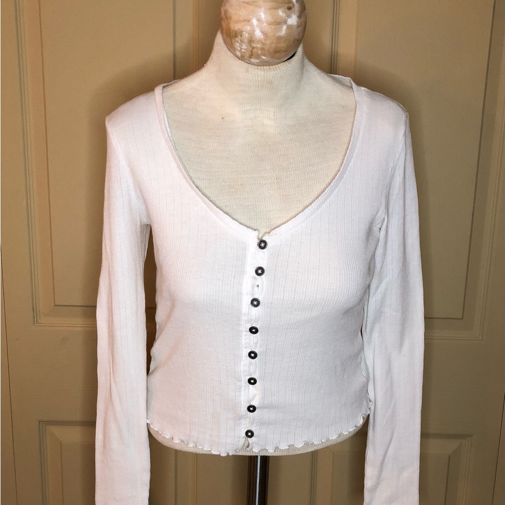 Women’s off-white medium cropped top American Eagle